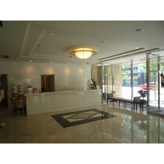 ロビー　フロントサービス有り（一部有料）