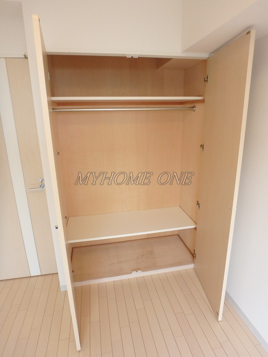 収納　南側洋室収納