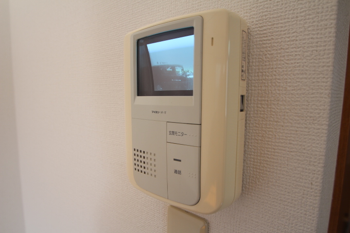 セキュリティ　訪問者のわかる安心ＴＶモニタホン完備です♪