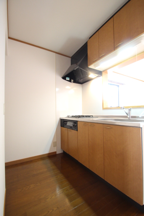 キッチン　対面式システムキッチン完備です♪