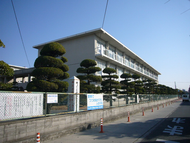 小学校　岡山市立芳田小学校（小学校）まで1235m