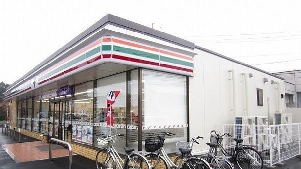 コンビニ　セブンイレブン春日店（コンビニ）まで650m