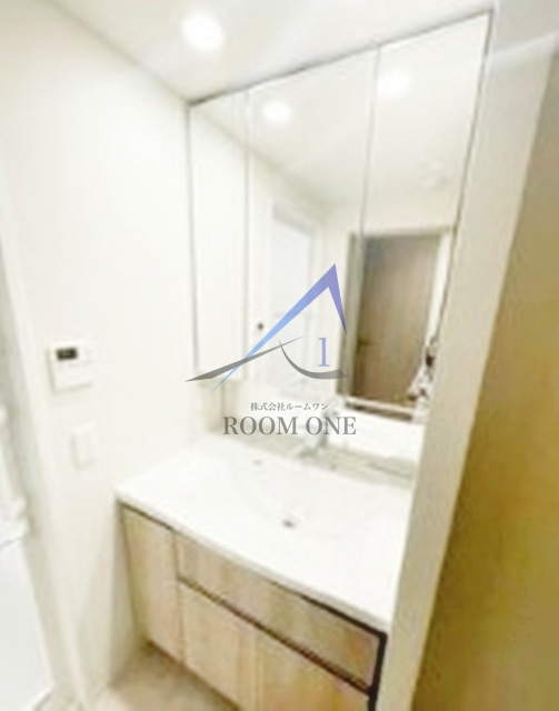 洗面設備　独立洗面台です。