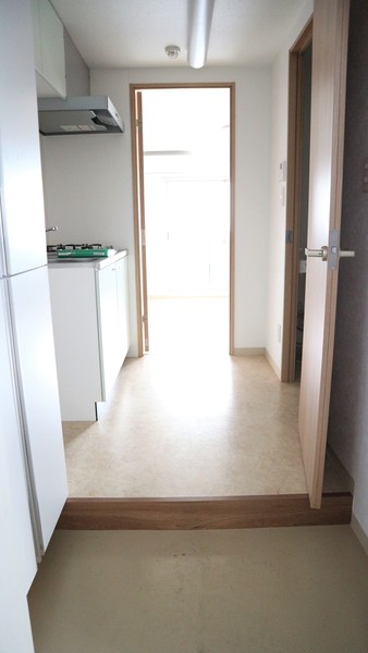 玄関　※別部屋参考写真