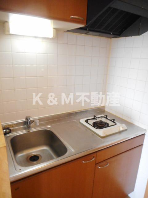 キッチン　コンパクトなキッチンで掃除もラクラク