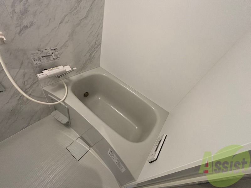 バス・シャワールーム　ユニットバスです。疲れを癒すのに欠かせませんね！