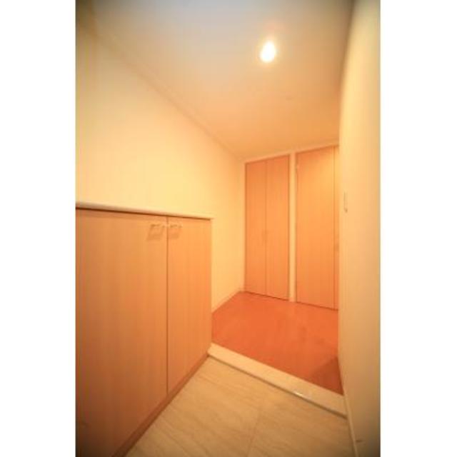 玄関　※写真は同タイプ住戸です。