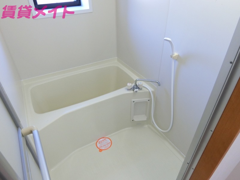 バス・シャワールーム　同物件別部屋写真