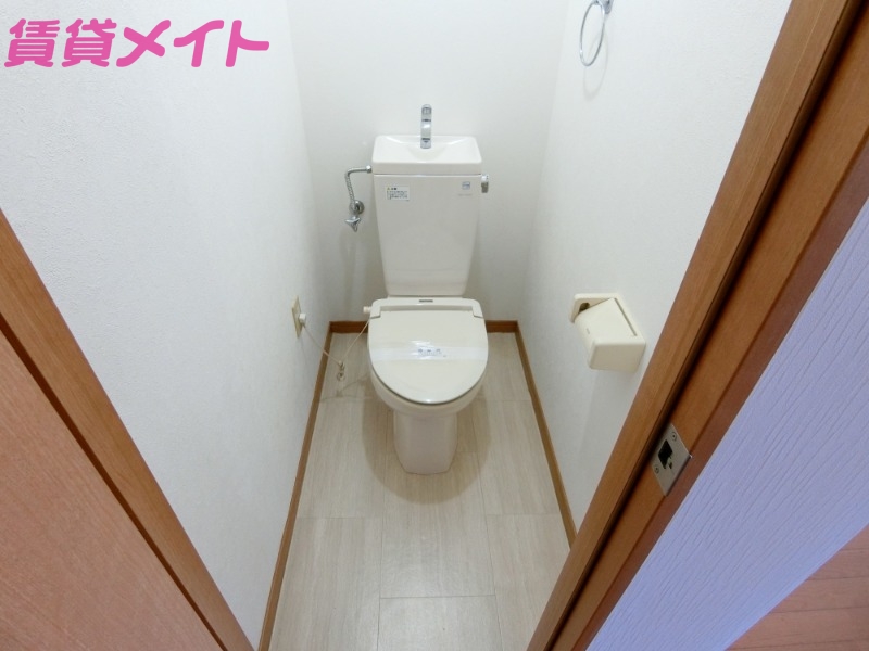 トイレ　同物件別部屋写真