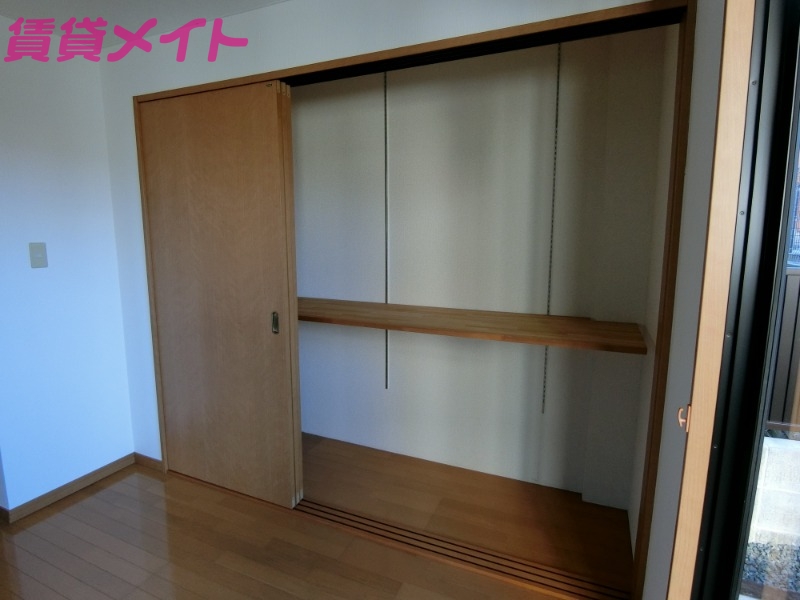 収納　同物件別部屋写真