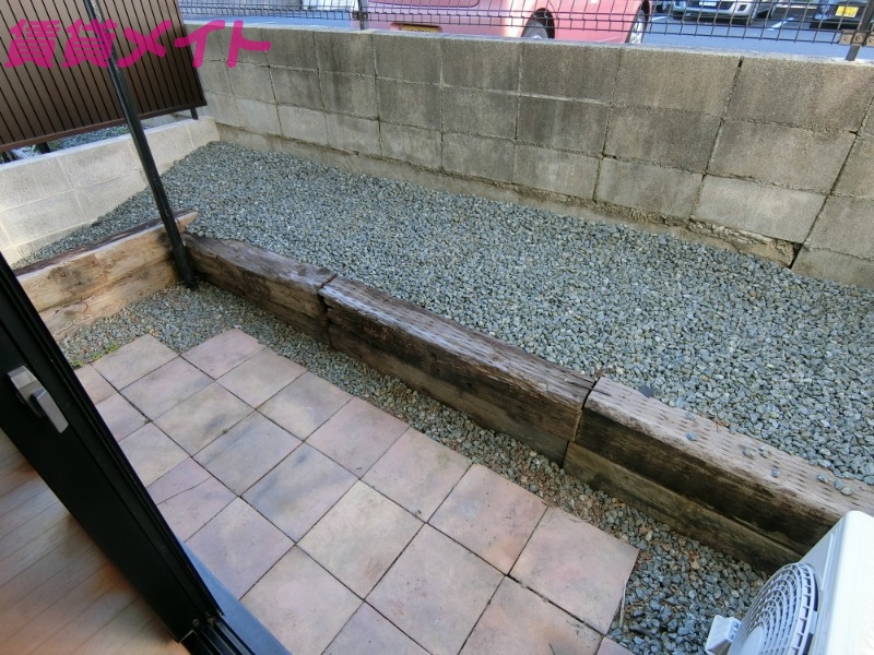 庭　同物件別部屋写真