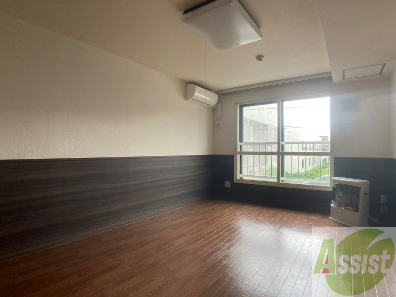 居室・リビング　広くてキレイなお部屋が広がっていて、充実した生活が送れそう。