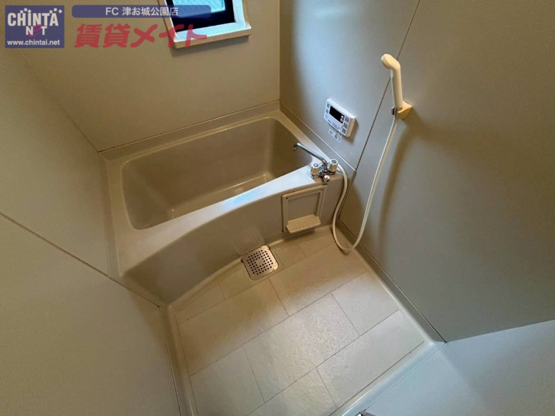 バス・シャワールーム　同じ物件、別部屋の写真です