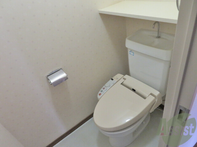 トイレ　ウォシュレット機能がついたトイレ。安心して使用できますね。