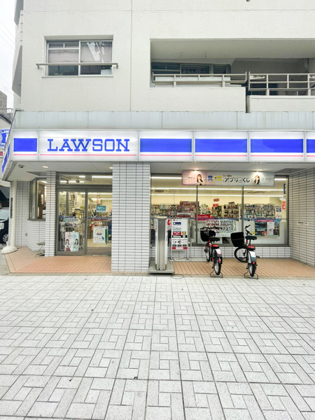 コンビニ　LAWSON京町堀3丁目店（コンビニ）まで179m
