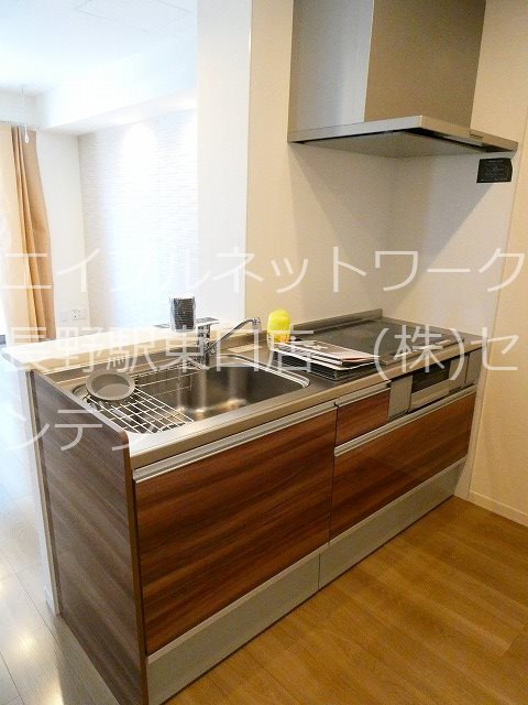 キッチン　写真は102号室です。（参考）