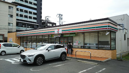 コンビニ　セブンイレブン 名古屋本山町4丁目店（コンビニ）まで567m