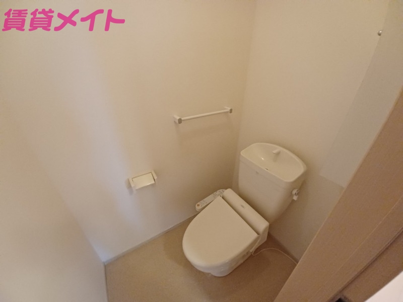トイレ　同型参考写真