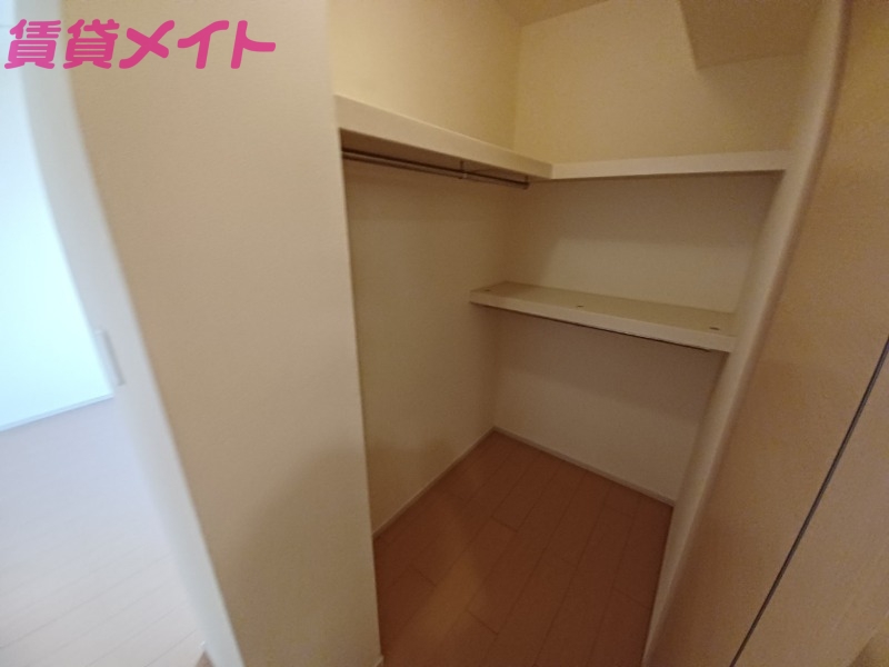 収納　同型参考写真