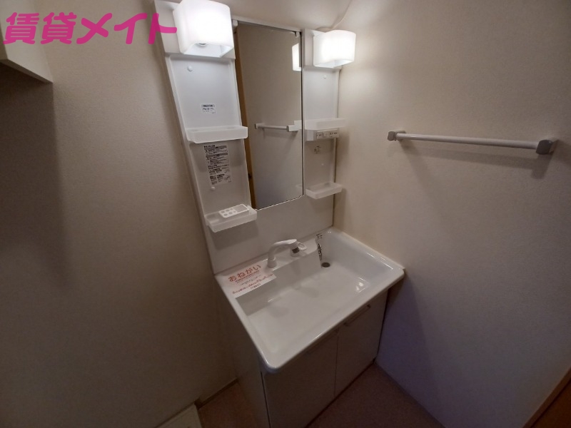 洗面設備　同型参考写真