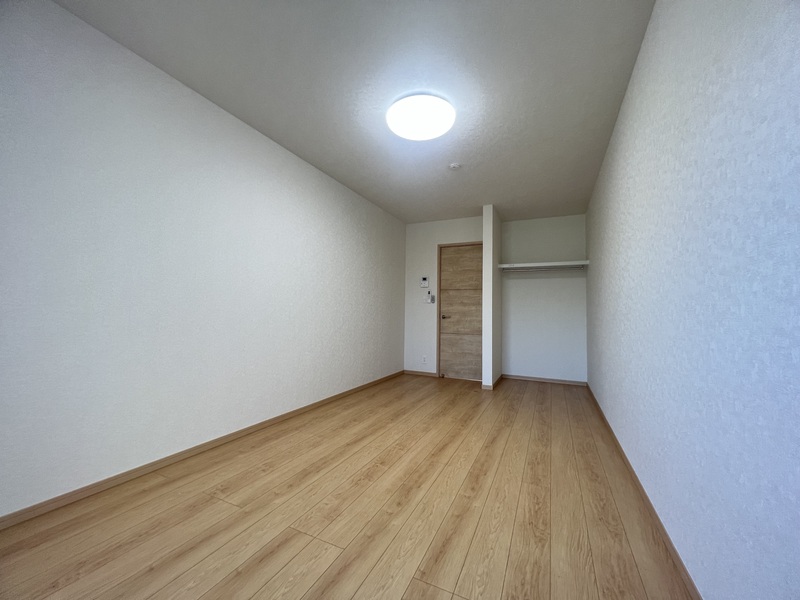 その他部屋・スペース　奥行きのある広い室内