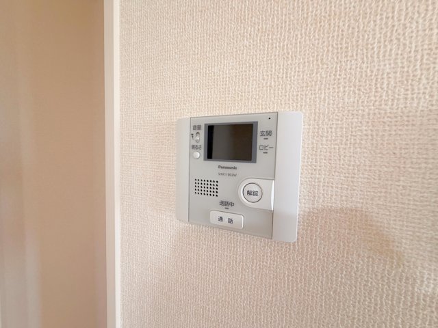 セキュリティ　TVモニターホンで来客が誰か確認してから開けて下さいね