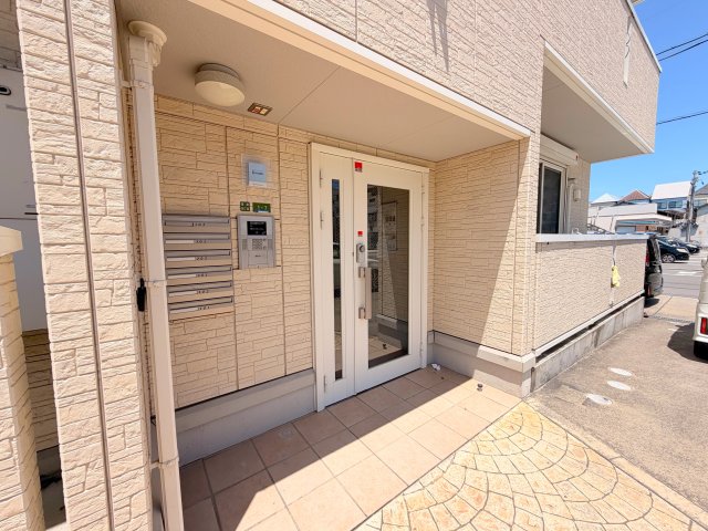 エントランス　綺麗なエントランスです。