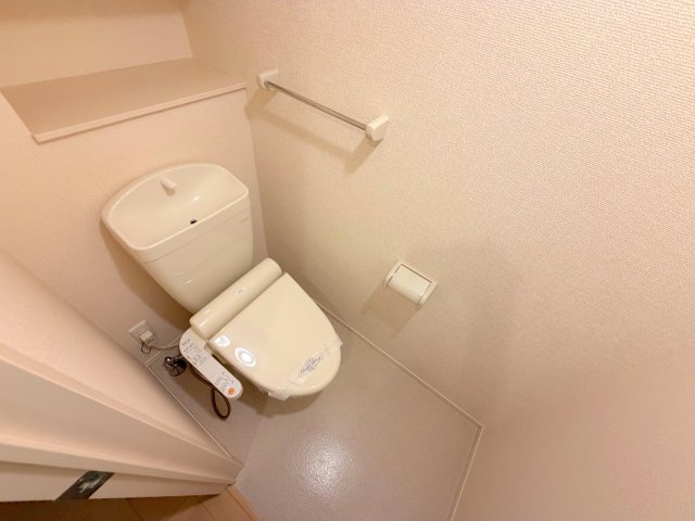 トイレ　綺麗なトイレにはウォシュレット標準装備です。