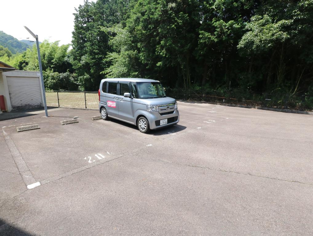 駐車場　駐車場