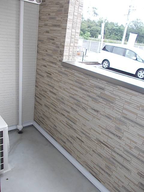 バルコニー　※同建物の別のお部屋の写真です。