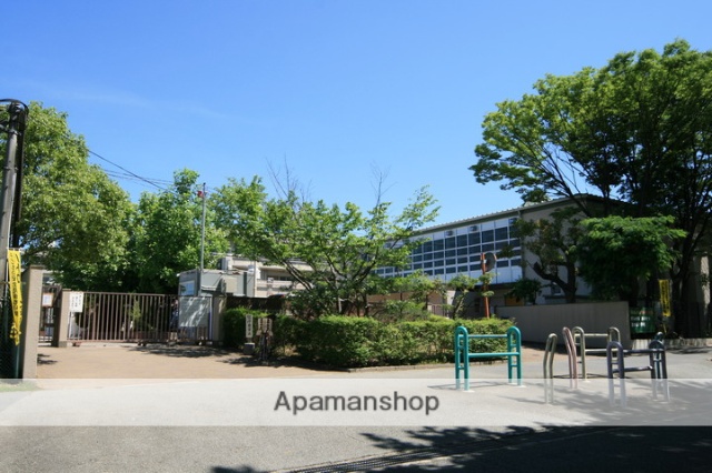 小学校　箕面市立西南小学校（小学校）まで223m