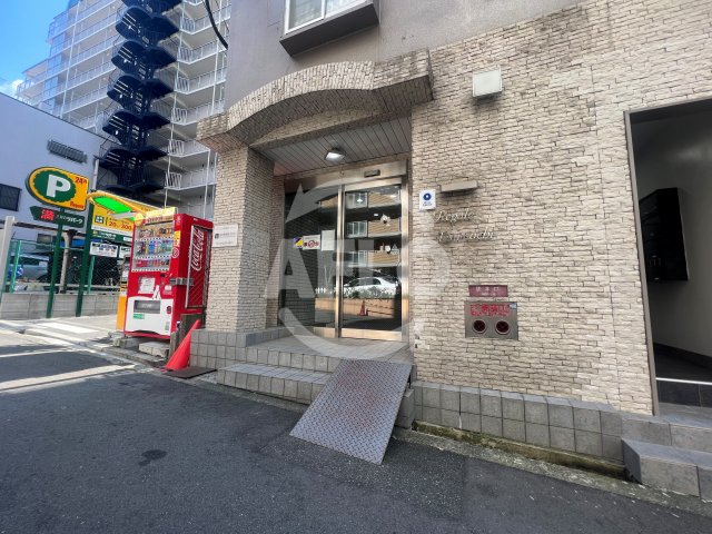 エントランス　レガーレ谷町　エントランス