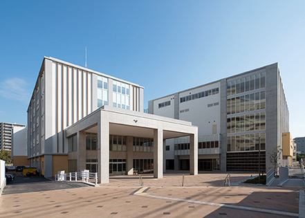 中学校　楠中学校（中学校）まで1073m