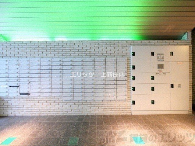 エントランス　宅配ボックス
