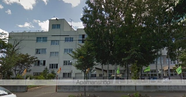 小学校　新琴似南小（小学校）まで361m