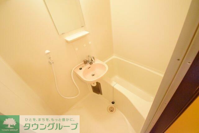 バス・シャワールーム　同物件別部屋写真