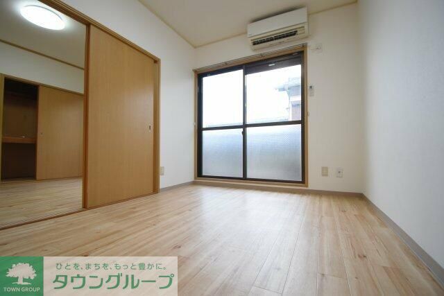 居室・リビング　同物件別部屋写真
