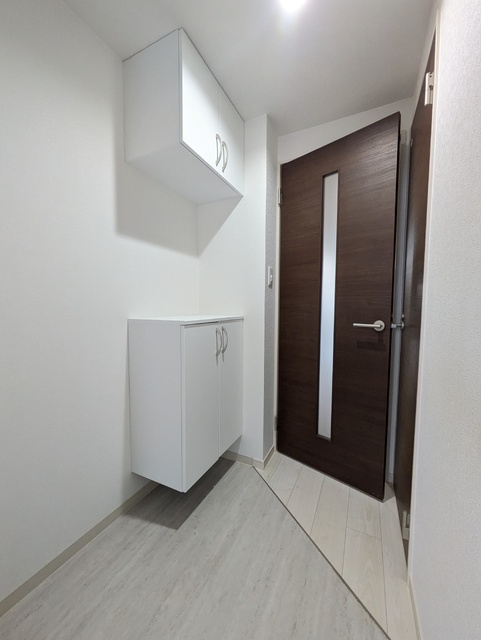 玄関　建築中のため、一部仕様が異なる場合があります。