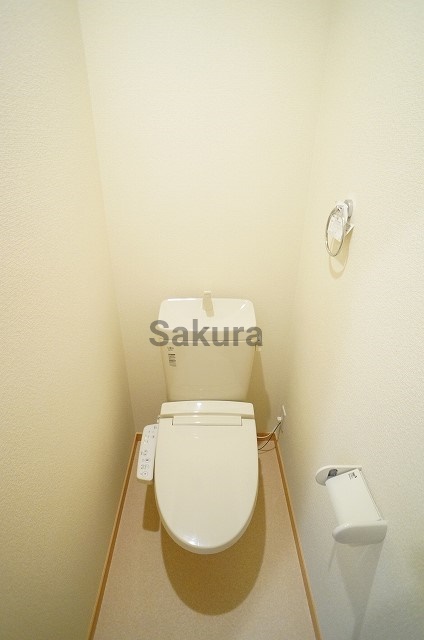 トイレ　落ち着いた色調のトイレです♪