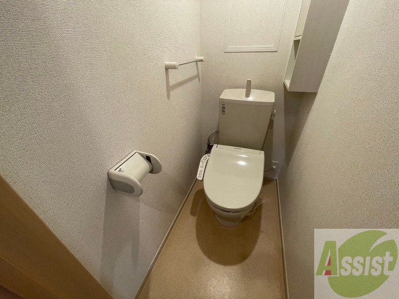 トイレ　こちらはトイレです。清潔感があり、安心して使用できます。