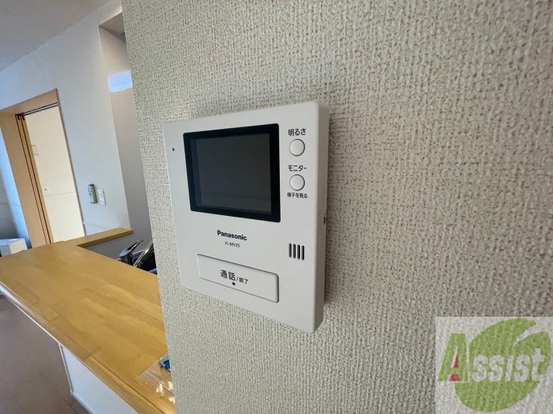セキュリティ　ＴＶモニター付インターホンです。来客者の顔が見えるので安心！