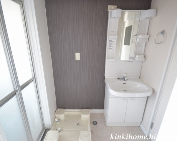 洗面設備　写真は別のお部屋です。（現況を優先してください）