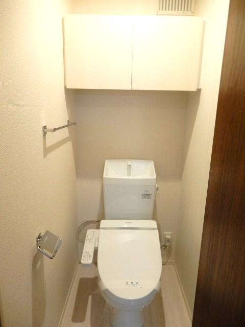 トイレ　同施工会社の同仕様写真です。