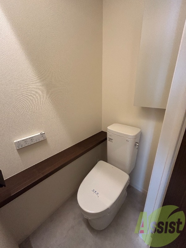 トイレ　トイレも広々としていて、快適に使えますよ。
