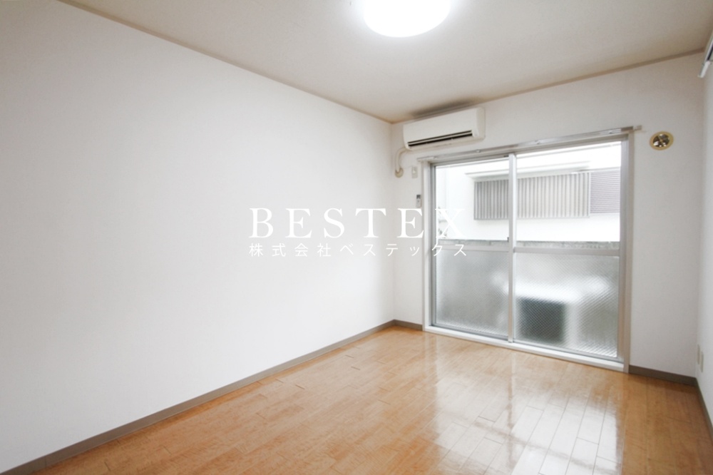 居室・リビング　※同タイプ・別部屋の参考写真です。