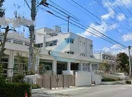 中学校　浦安市立堀江中学校（中学校）まで1070m