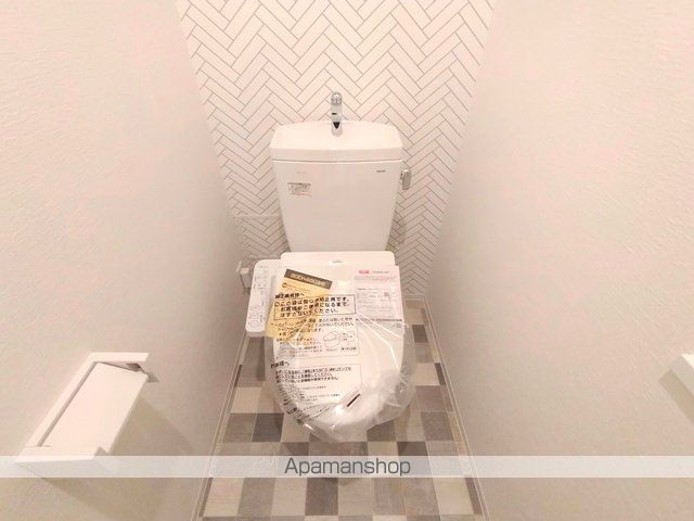 地下鉄千日前線 新深江駅 徒歩1分 11階建 築3年のトイレ写真