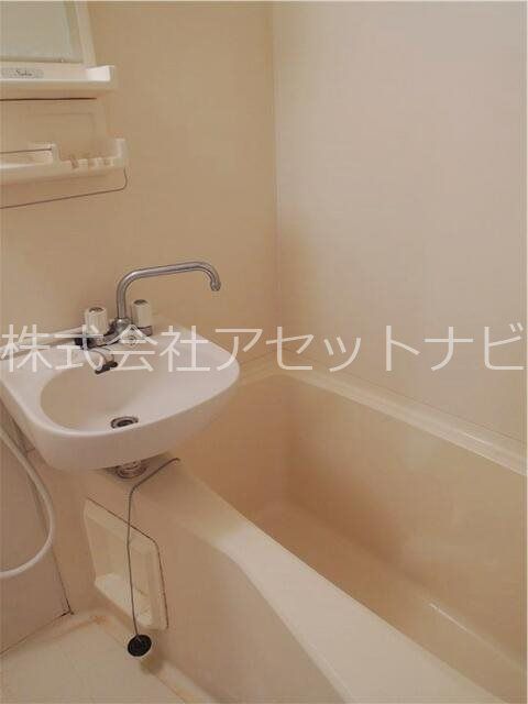 バス・シャワールーム　※反転タイプの別部屋です