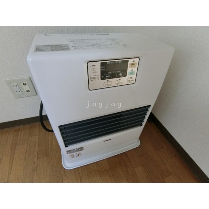 その他設備　冬はあったか石油ストーブです。