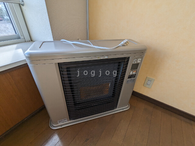 その他設備　灯油ＦＦ式ストーブ